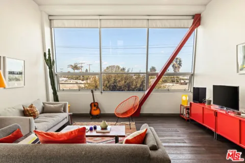 615 Hampton Drive #B301 listing photo