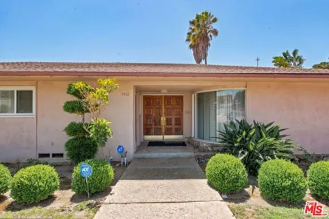 5452 W 57th Street listing photo