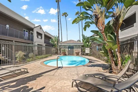 800 N Mollison Avenue #10 listing photo