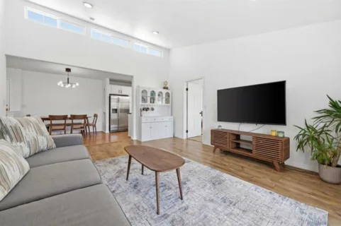 5055 Collwood #320 listing photo