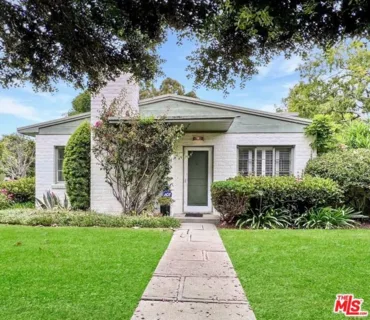 1/4 Village listing photo