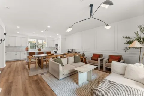 427 Omega Gln listing photo
