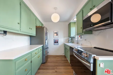315 N Hillcrest Boulevard #19 listing photo