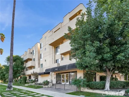 19350 Sherman Way #124 listing photo