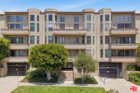2332 Fox Hills Drive #103 listing photo