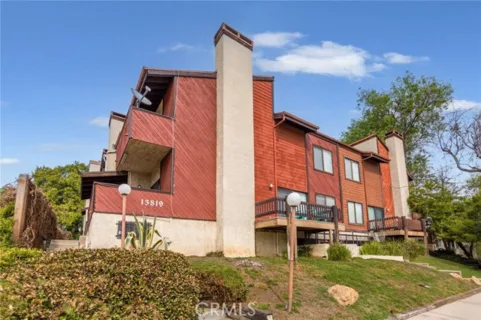 13819 Burbank Boulevard #7 listing photo