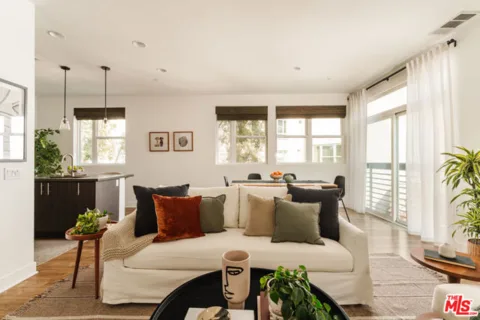 2753 Waverly Drive #601 listing photo