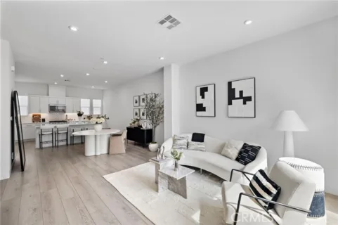1826 W Bushell Street listing photo