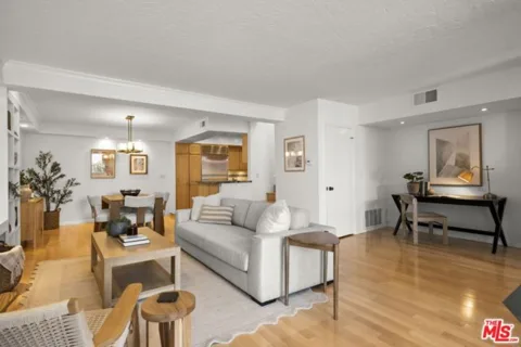 925 14th Street #19 listing photo