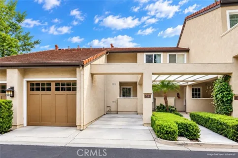 34 Stanford Court listing photo