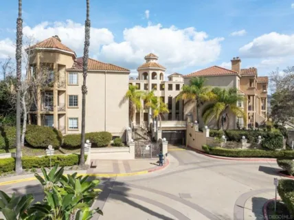 580 Camino De La Reina #321 listing photo