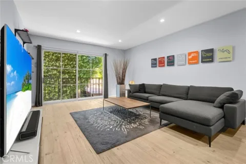 1045 N Kings #107 listing photo