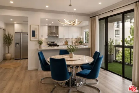 324 N Palm Drive #307 listing photo