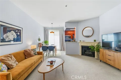 620 S Gramercy Place #211 listing photo