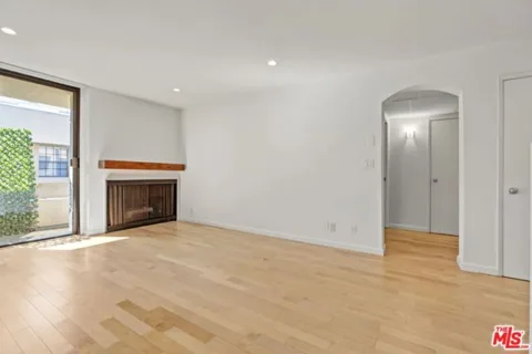 740 N Kings Road #314 listing photo