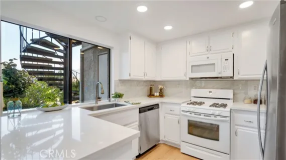 27861 Esporlas listing photo