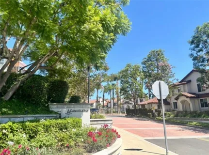 14 Via Entrada listing photo