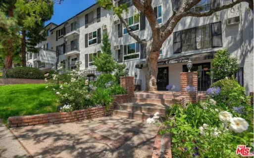 1222 N Olive Drive #209 listing photo
