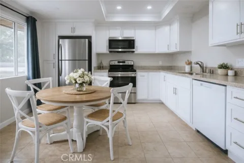 1554 Border #G listing photo