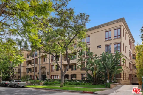 411 N Oakhurst Drive #305 listing photo