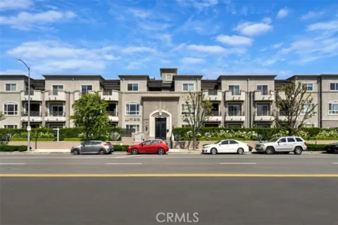 4424 Whitsett Avenue #107 listing photo