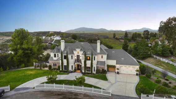 33120 Vino Way photo 1