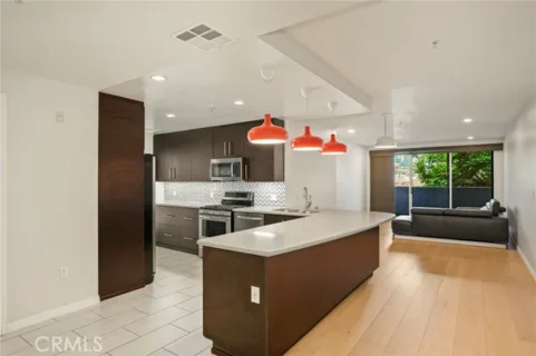 540 S Kenmore Avenue #203 listing photo