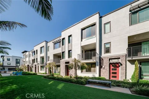 122 Schick listing photo