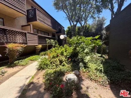 7300 Corbin Avenue #M listing photo
