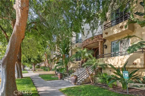 4128 Whitsett #109 listing photo