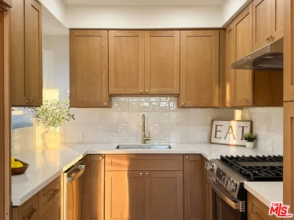 4579 Ambrose Avenue #8 listing photo