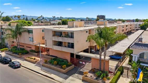 5429 Newcastle # 303 listing photo