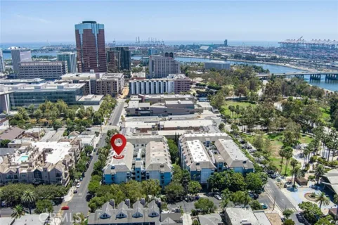 720 W 4th #318 listing photo