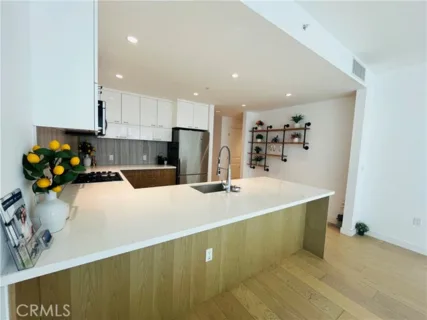 400 S Broadway #814 listing photo