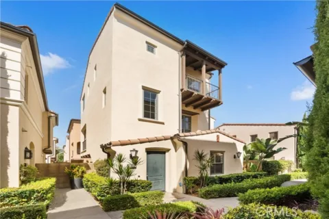80 Strawberry listing photo