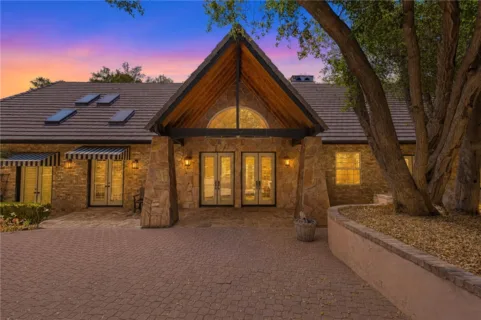 45455 Lorenz Lane photo 1