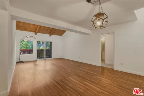 18350 Hatteras Street #250 listing photo
