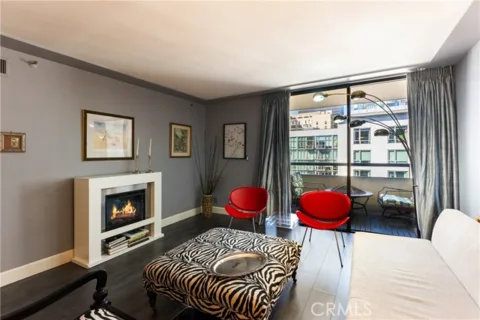 600 W 9th #811 listing photo