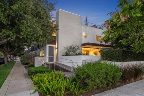 700 7th Street listing photo