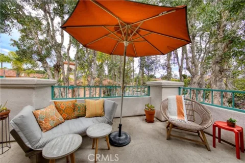 14 Villa Point listing photo