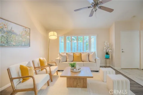 2528 N Tustin #D listing photo