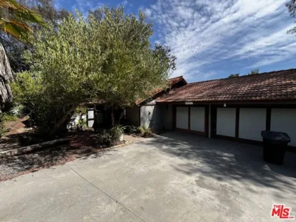 30090 Del Rey Road photo 1