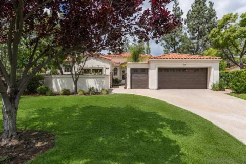 22905 Turnberry Court photo 1