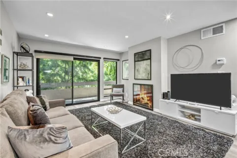 950 N Kings Road #103 listing photo