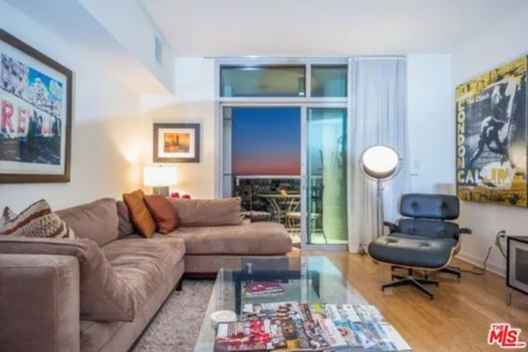 13700 Marina Pointe Drive #1514 listing photo