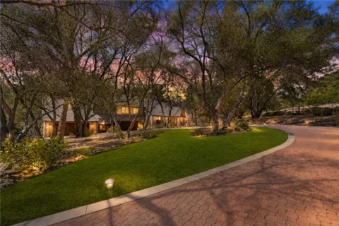 45455 Lorenz Lane photo 1