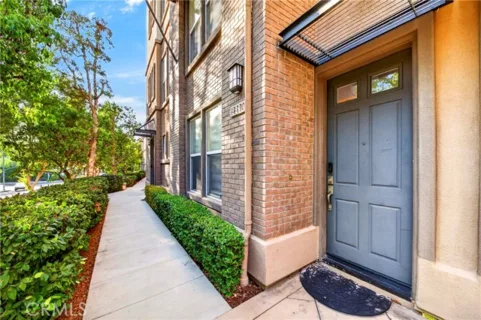 2260 Clark listing photo
