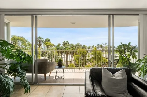 700 E Ocean #706 listing photo