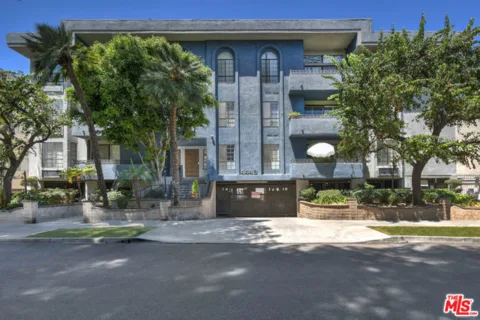 4443 Ventura Canyon Avenue #304 listing photo