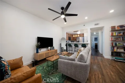 720 W 4th #110 listing photo